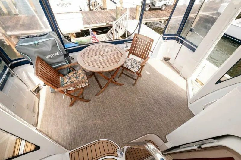 Slide: The Image of Carver Yachts 444 Cockpit Motor Yacht 2002 - 11