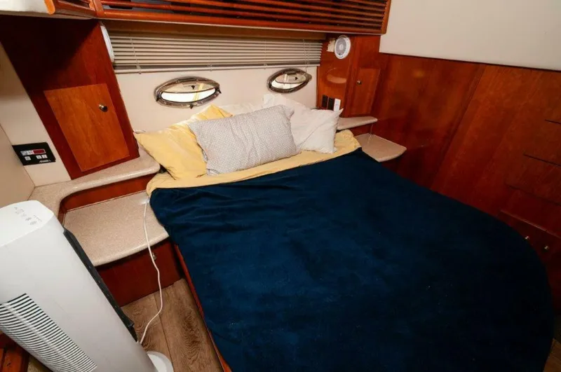 Slide: The Image of Carver Yachts 444 Cockpit Motor Yacht 2002 - 17