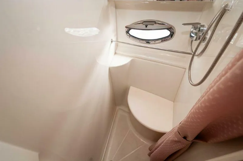 Slide: The Image of Carver Yachts 444 Cockpit Motor Yacht 2002 - 21