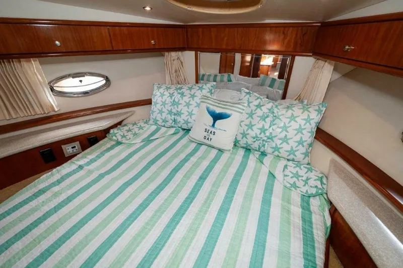 Slide: The Image of Carver Yachts 444 Cockpit Motor Yacht 2002 - 22