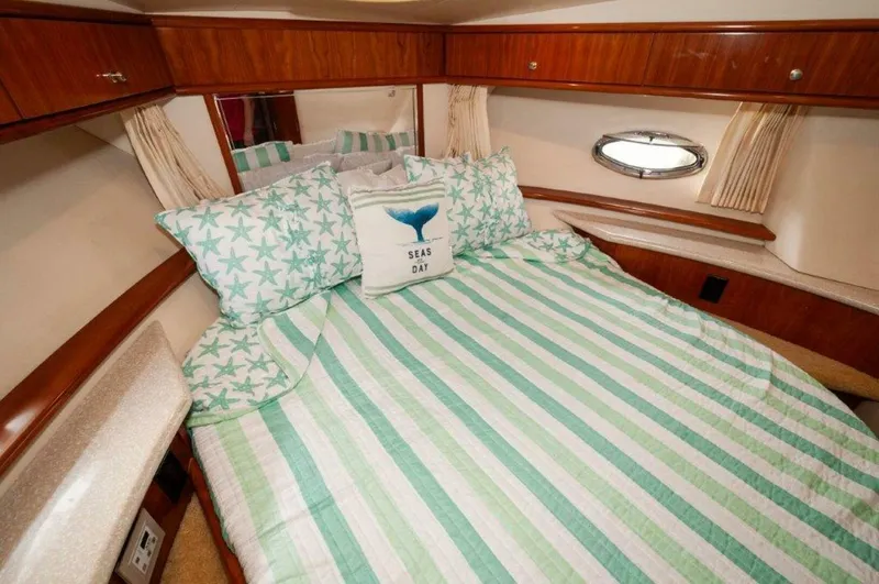 Slide: The Image of Carver Yachts 444 Cockpit Motor Yacht 2002 - 23