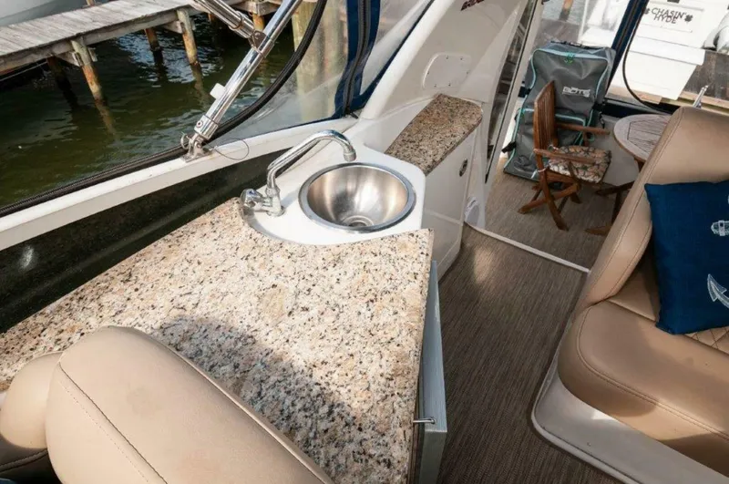 Slide: The Image of Carver Yachts 444 Cockpit Motor Yacht 2002 - 25
