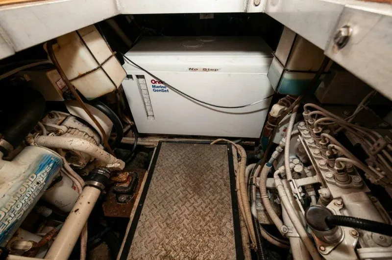 Slide: The Image of Carver Yachts 444 Cockpit Motor Yacht 2002 - 26