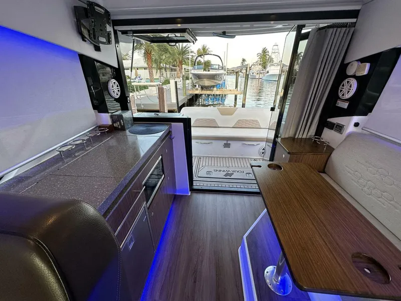 Slide: The Image of Four Winns Vista 355 Coupe 2020 - 19