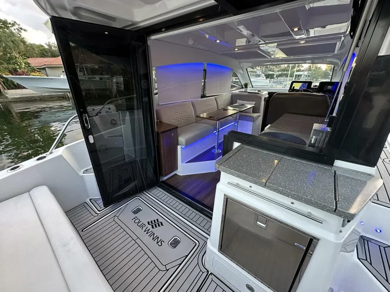 Slide: The Image of Four Winns Vista 355 Coupe 2020 - 21