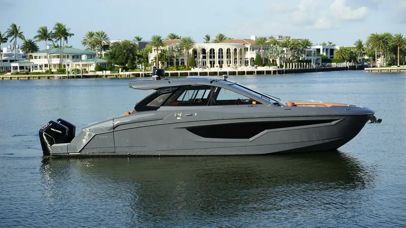 The Image of Cruisers 42 GLS OB 2023 - 0