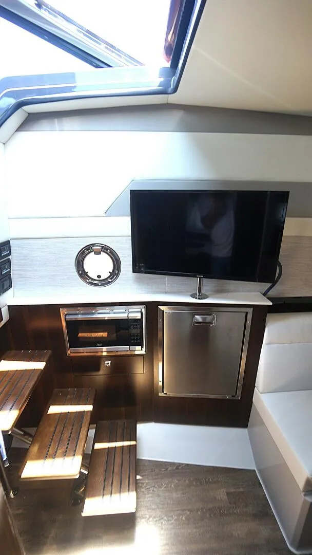 Slide: The Image of Cruisers 42 GLS OB 2023 - 13