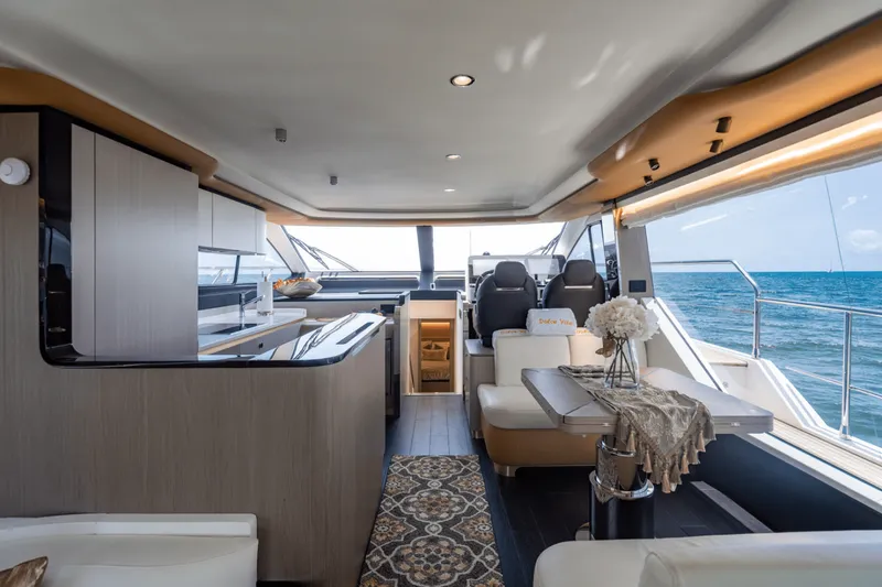 Slide: The Image of Azimut 60 FLY 2024 - 37