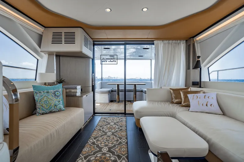 Slide: The Image of Azimut 60 FLY 2024 - 44