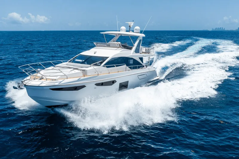 Slide: The Image of Azimut 60 FLY 2024 - 7