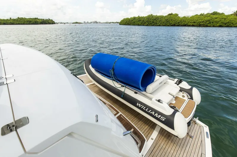 Slide: The Image of Sunseeker Manhattan 2021 - 100