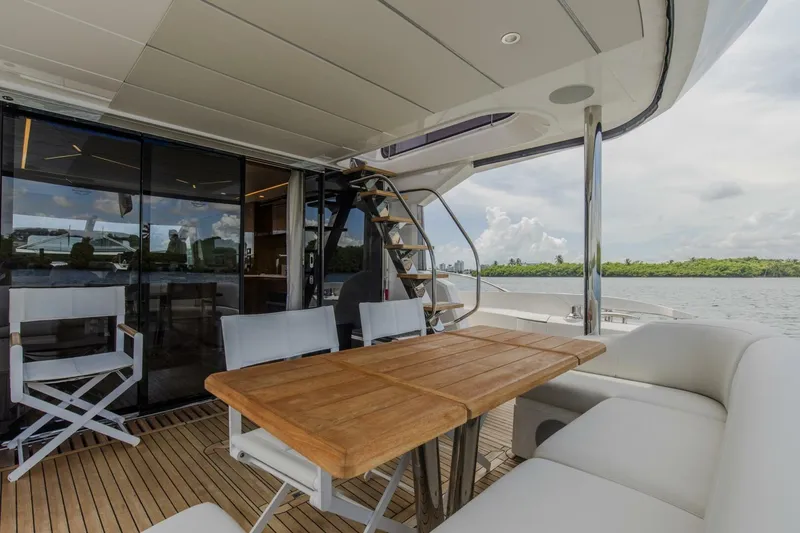 Slide: The Image of Sunseeker Manhattan 2021 - 102