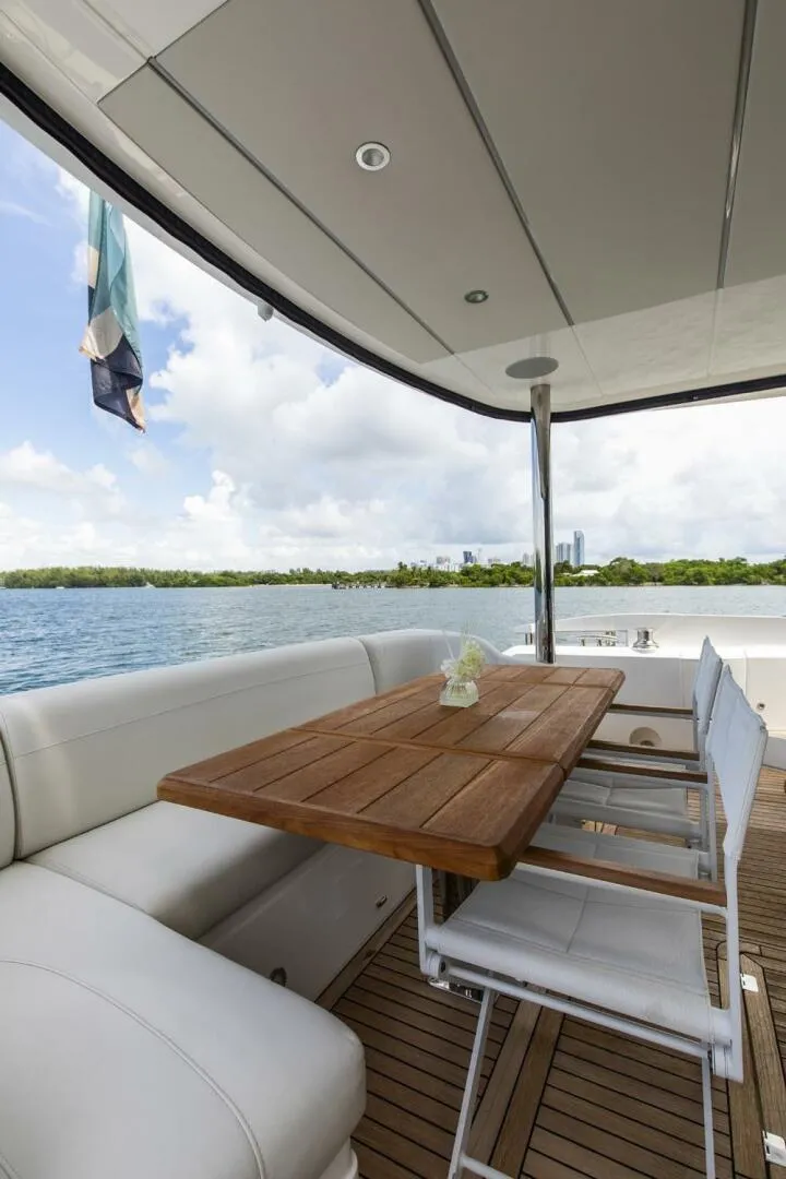 Slide: The Image of Sunseeker Manhattan 2021 - 105