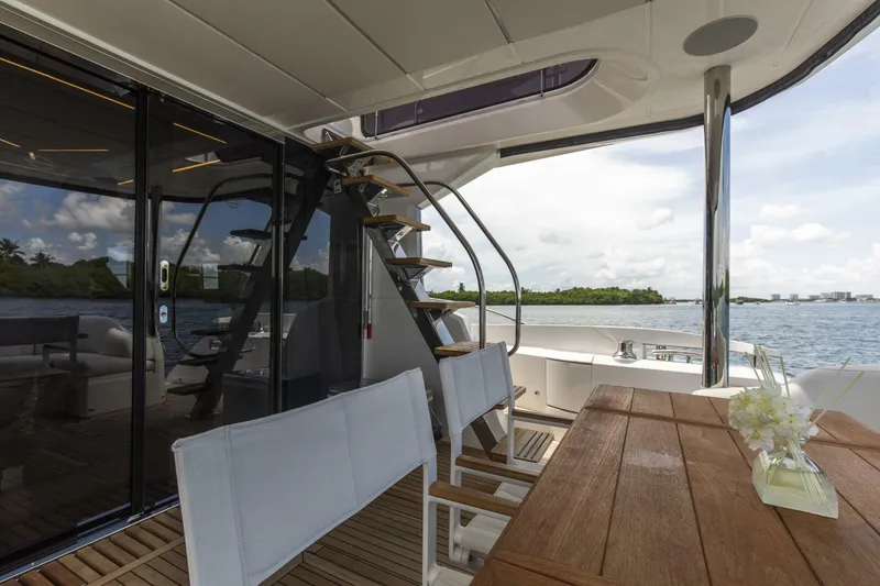 Slide: The Image of Sunseeker Manhattan 2021 - 106