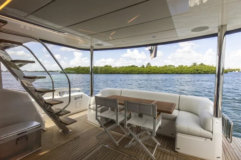 Slide: The Image of Sunseeker Manhattan 2021 - 108