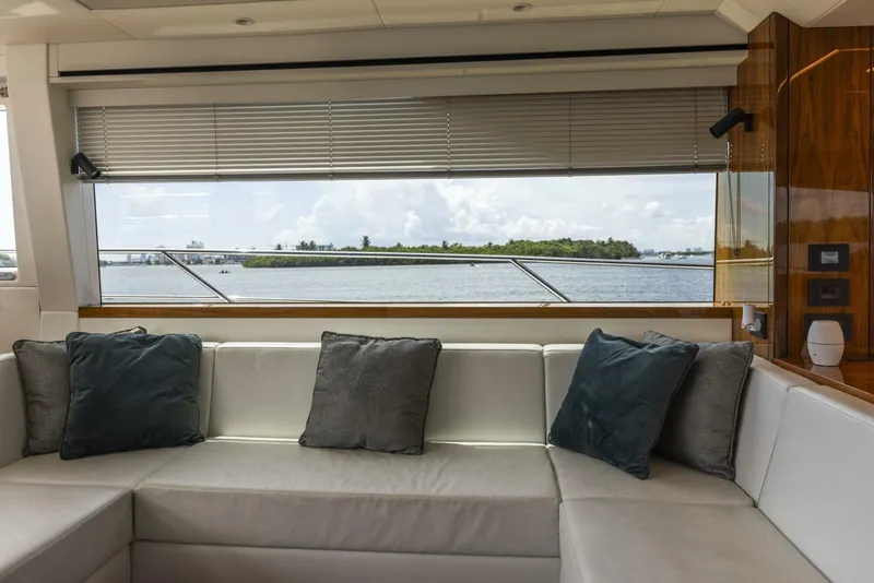 Slide: The Image of Sunseeker Manhattan 2021 - 110