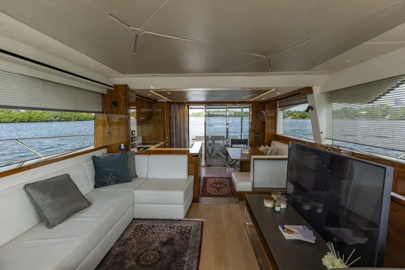 Slide: The Image of Sunseeker Manhattan 2021 - 113