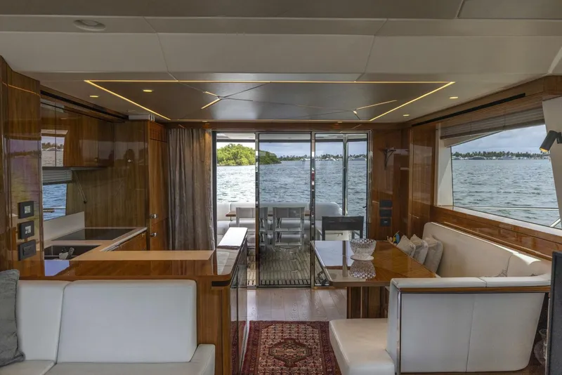 Slide: The Image of Sunseeker Manhattan 2021 - 129