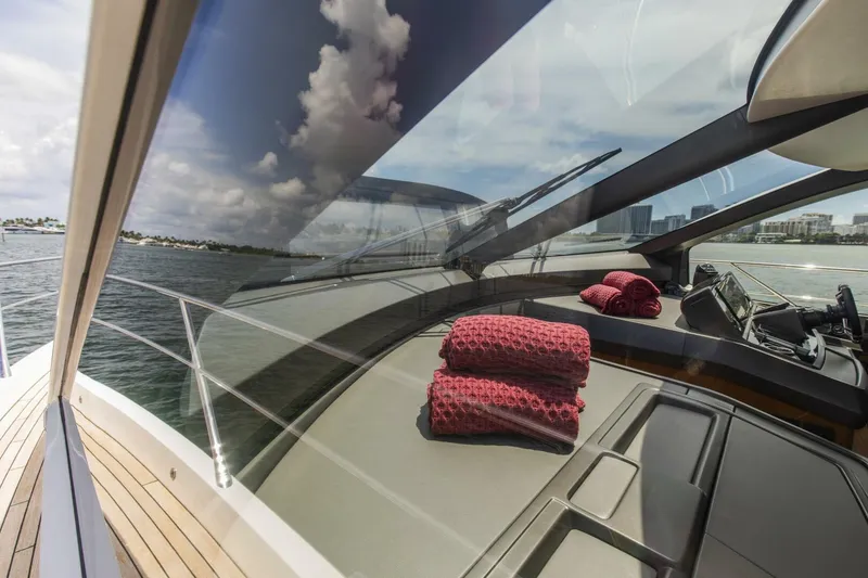 Slide: The Image of Sunseeker Manhattan 2021 - 132