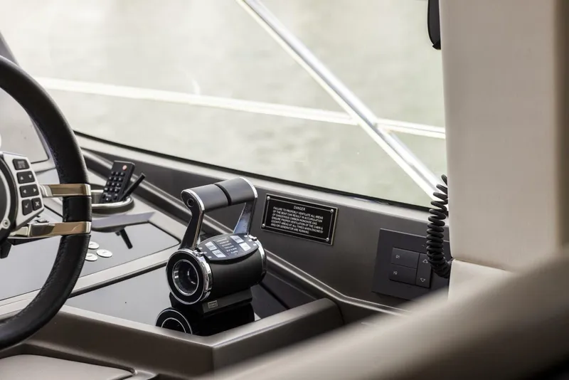 Slide: The Image of Sunseeker Manhattan 2021 - 137