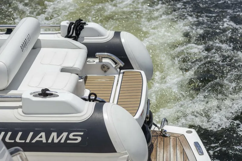 Slide: The Image of Sunseeker Manhattan 2021 - 142