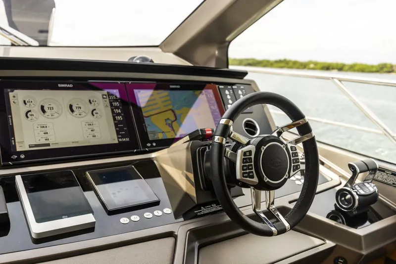 Slide: The Image of Sunseeker Manhattan 2021 - 19