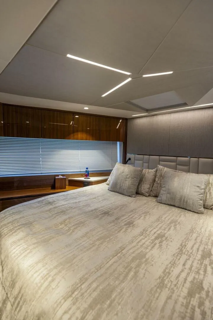 Slide: The Image of Sunseeker Manhattan 2021 - 23