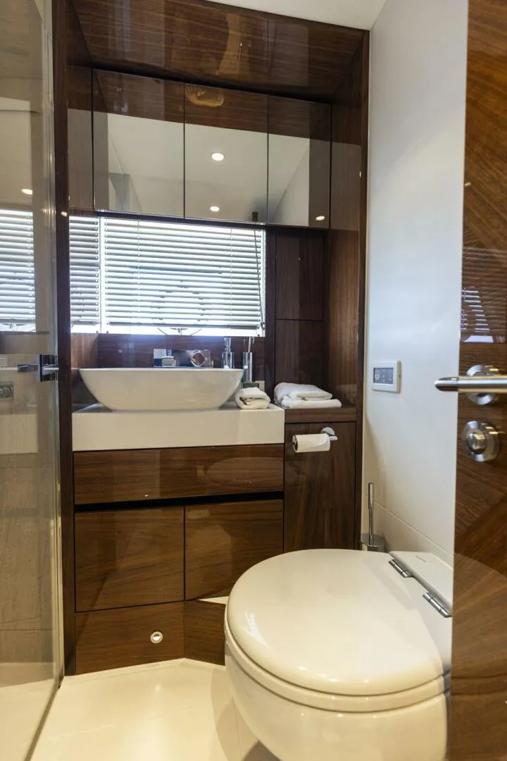 Slide: The Image of Sunseeker Manhattan 2021 - 24