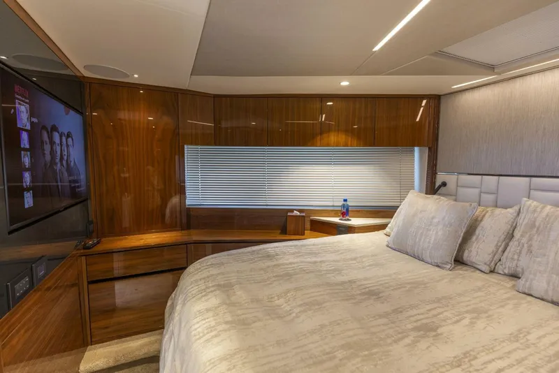 Slide: The Image of Sunseeker Manhattan 2021 - 27