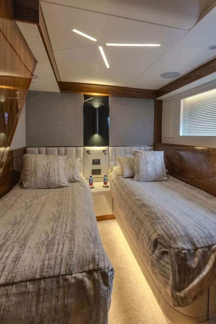 Slide: The Image of Sunseeker Manhattan 2021 - 28