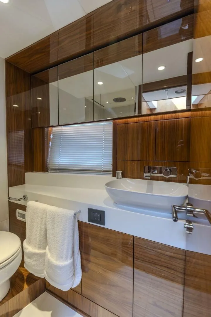Slide: The Image of Sunseeker Manhattan 2021 - 31