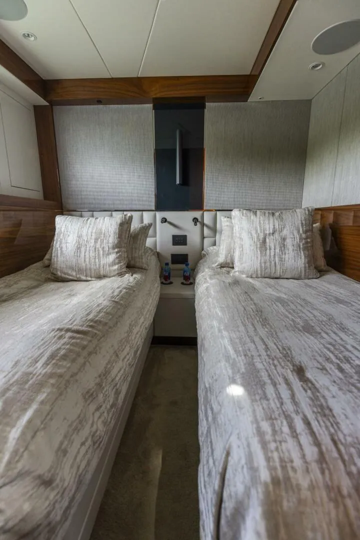 Slide: The Image of Sunseeker Manhattan 2021 - 34