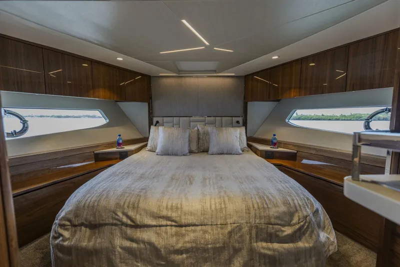 Slide: The Image of Sunseeker Manhattan 2021 - 36