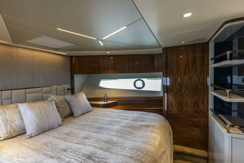 Slide: The Image of Sunseeker Manhattan 2021 - 38