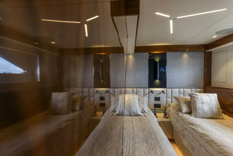 Slide: The Image of Sunseeker Manhattan 2021 - 47