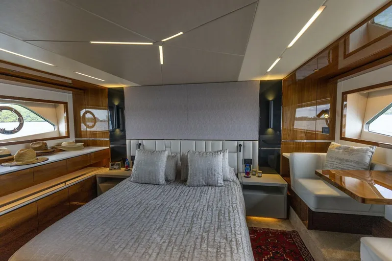 Slide: The Image of Sunseeker Manhattan 2021 - 48
