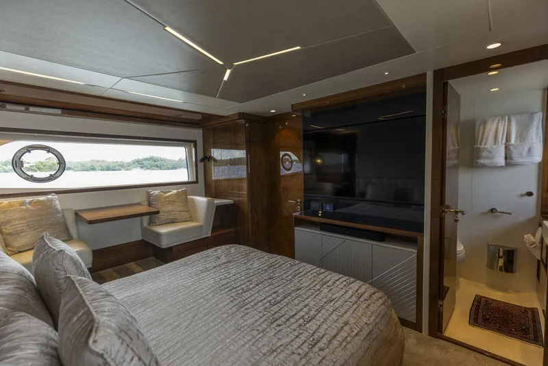 Slide: The Image of Sunseeker Manhattan 2021 - 52