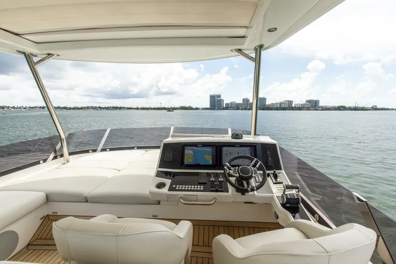 Slide: The Image of Sunseeker Manhattan 2021 - 59