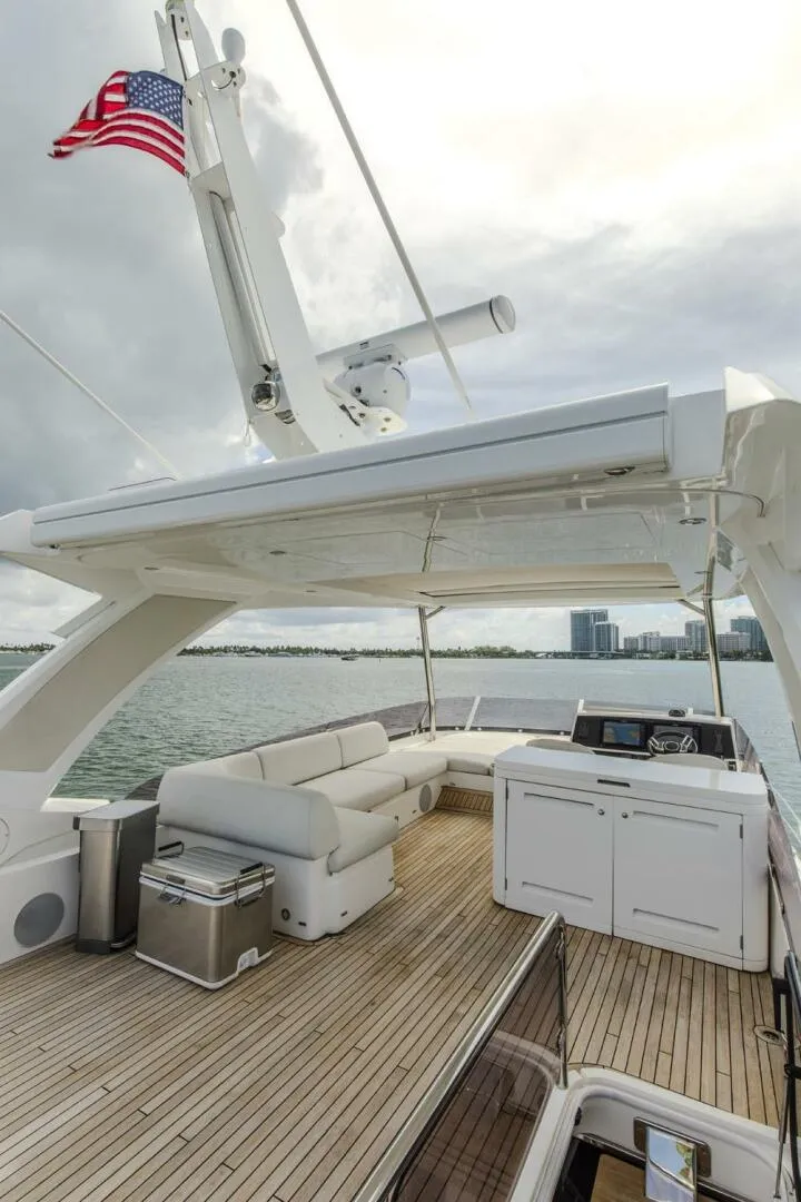 Slide: The Image of Sunseeker Manhattan 2021 - 62