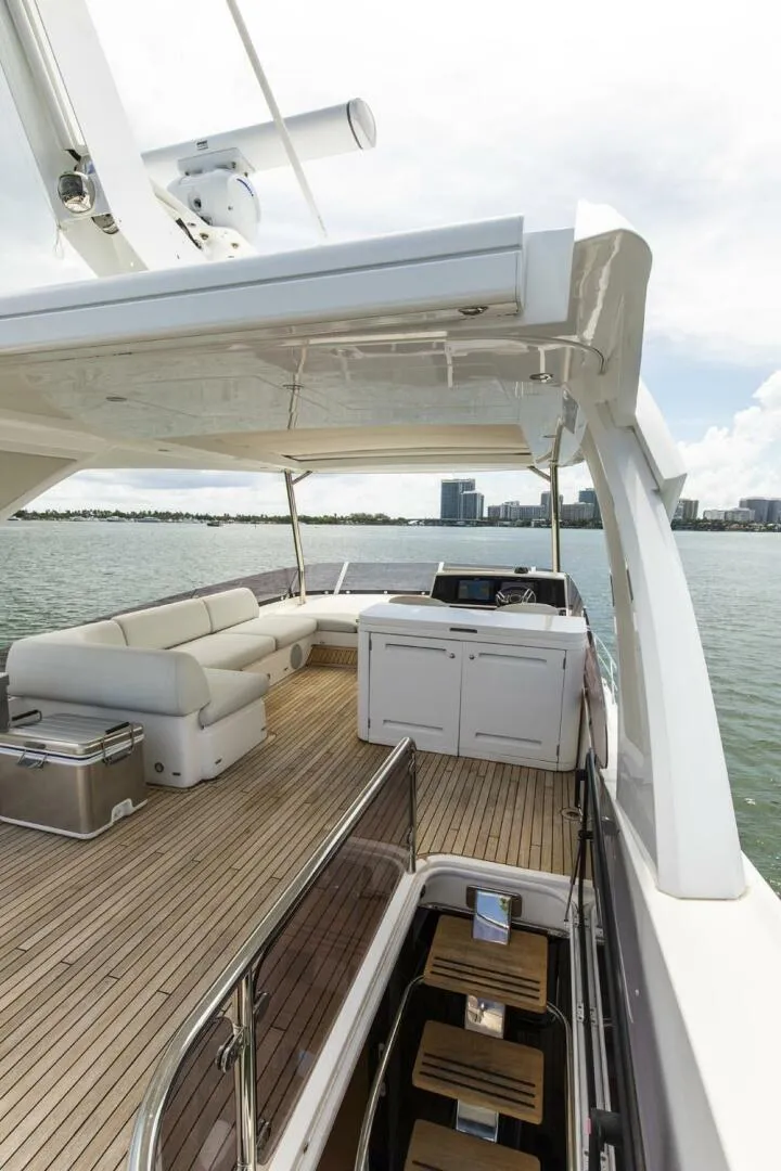 Slide: The Image of Sunseeker Manhattan 2021 - 63