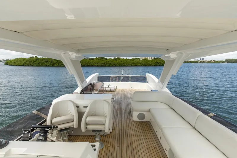 Slide: The Image of Sunseeker Manhattan 2021 - 73