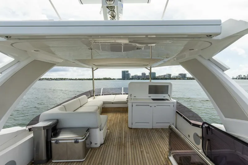 Slide: The Image of Sunseeker Manhattan 2021 - 77
