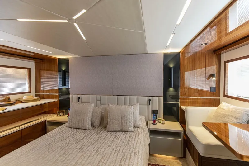 Slide: The Image of Sunseeker Manhattan 2021 - 8