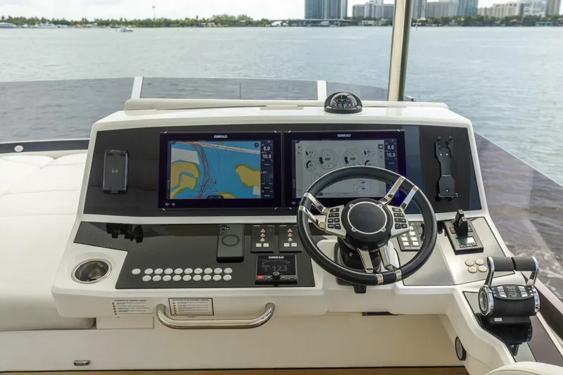 Slide: The Image of Sunseeker Manhattan 2021 - 80