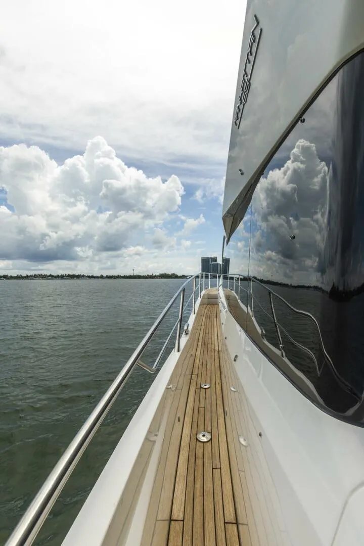 Slide: The Image of Sunseeker Manhattan 2021 - 81