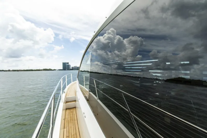 Slide: The Image of Sunseeker Manhattan 2021 - 83