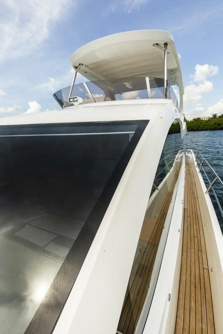 Slide: The Image of Sunseeker Manhattan 2021 - 90