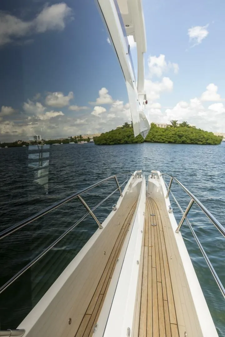 Slide: The Image of Sunseeker Manhattan 2021 - 95