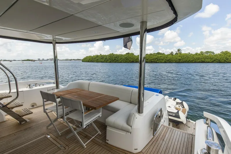 Slide: The Image of Sunseeker Manhattan 2021 - 98