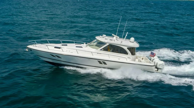 The Image of Intrepid 475 Sport yacht wheel house 2012 - 0